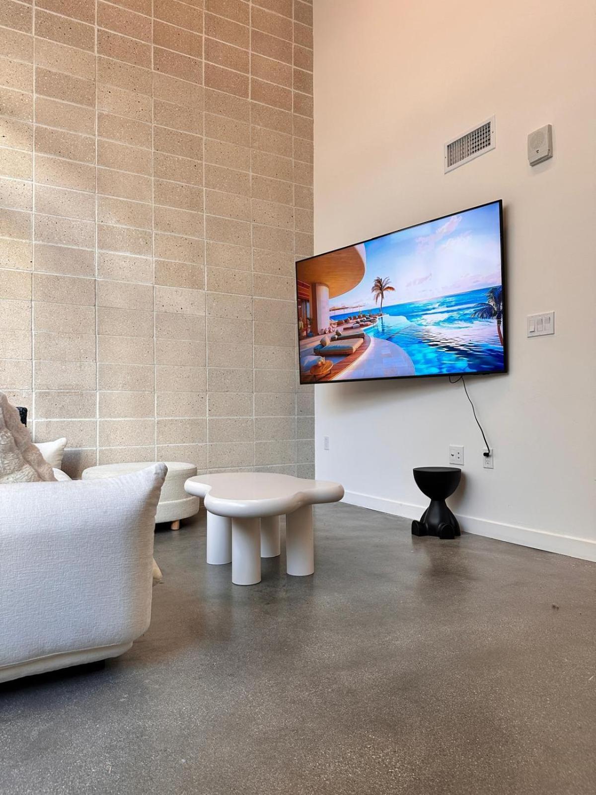 The Arte Mundi Loft - Pool Gym Lounge Apartment *